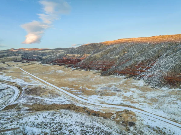 科罗拉多北部落基山脉山麓上空的落日 秋天或冬季风景的鸟瞰 — 图库照片