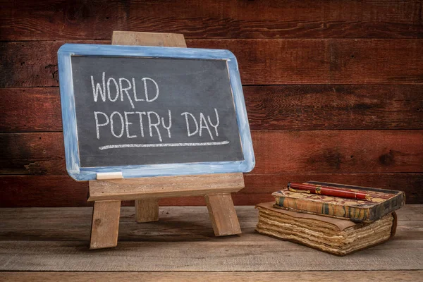 Всемирный День Поэзии Напоминание Культурном Событии Белый Меловой Почерк Доске — стоковое фото