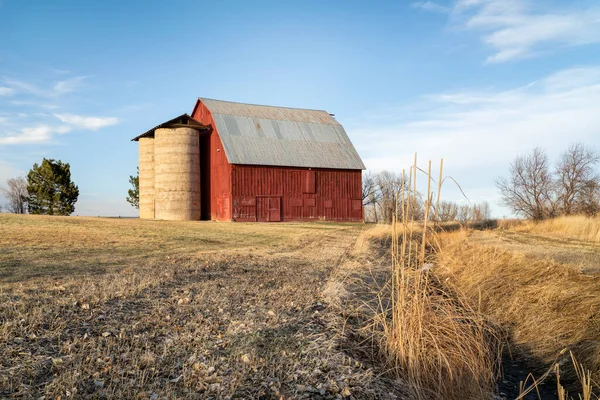 Old Red Barn Twin Silo Irrigation Ditch Colorado Foothills Winter — Stock Photo, Image