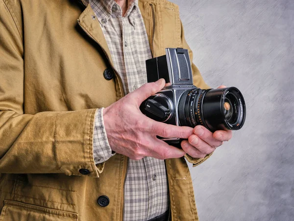 Fort Collins Usa March 2022 Photographer Holding Classic Medium Format — Stock Photo, Image