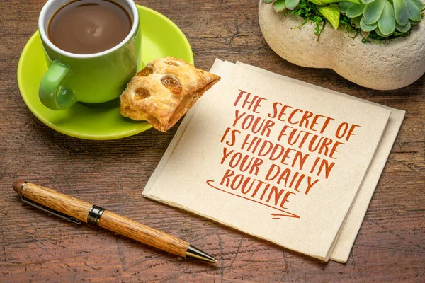 Geleceğinin Sırrı Günlük Rutininde Gizlidir Bir Fincan Kahve Yaşam Tarzı — Stok fotoğraf