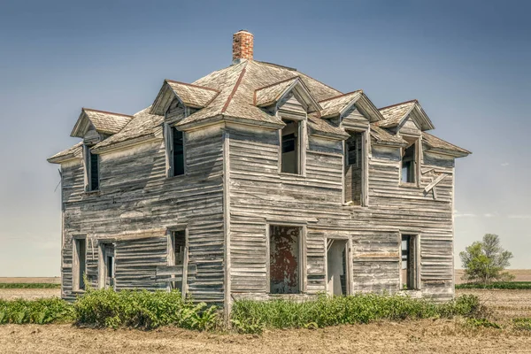 Övergivna Gamla Hus Landsbygdens Nebraska Mitt Ett Fält — Stockfoto