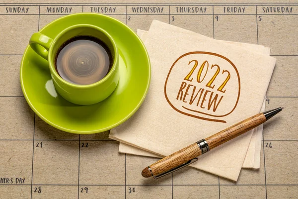 2022 Review Handwriting Napkin Coffee Pen Desktop Calendar Business Still — Stock Photo, Image
