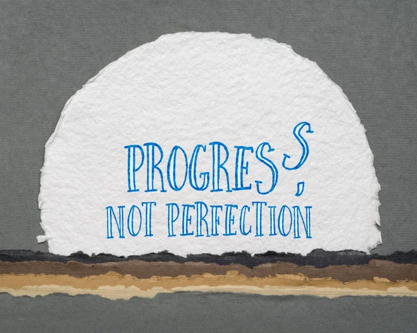 Vooruitgang Niet Perfectie Inspirerende Noot Een Abstract Papierlandschap Productiviteit Persoonlijk — Stockfoto