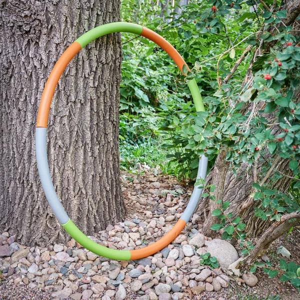 Weighted Hula Hoop Backyard Summer Scenery Core Workout Concept — Fotografia de Stock