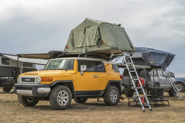 Loveland Usa August 2022 Toyota Cruiser Tepui Roof Tent Busy — ストック写真