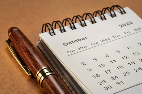 Oktober 2022 Close Van Een Kleine Desktop Kalender Met Een Stockfoto