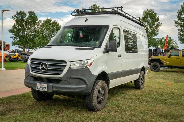 Loveland Estados Unidos Agosto 2022 Mercedes Sprinter 4X4 Autocaravana Con Imágenes de stock libres de derechos