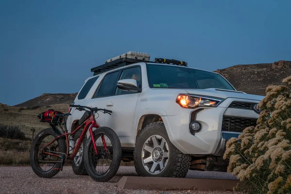 Fort Collins Usa Жовтня 2022 Toyota 4Runner Suv Salsa Cycles — стокове фото