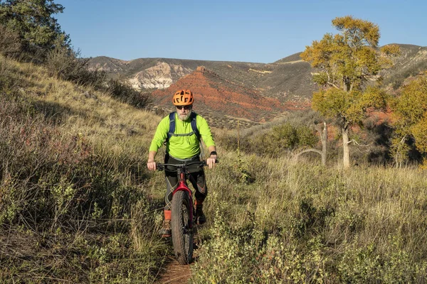 Senior Male Riding Fat Mountain Bike Single Track Trail Red — Stock Photo, Image