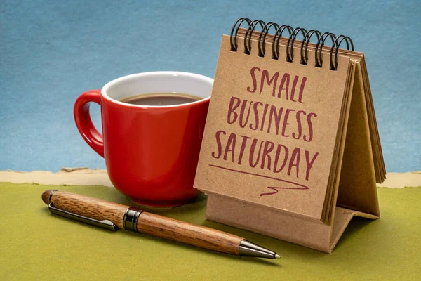 Small Business Saturday Note Почерк Маленькому Календарі Стільниць Концепція Святкових Ліцензійні Стокові Фото