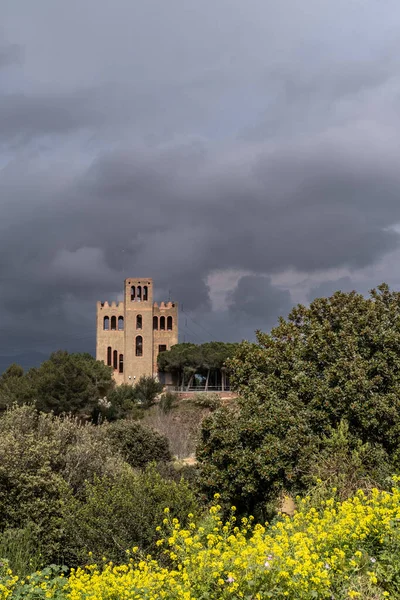 西班牙巴塞罗那Collserola自然公园的Torre Baro塔 — 图库照片