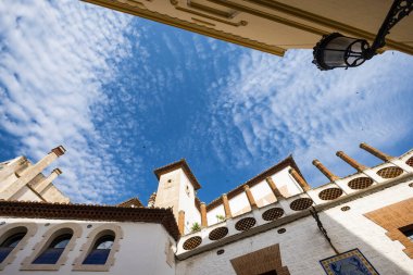 Katalonya 'nın Barcelona ili kıyısındaki tarihi Sitges arşivinin dış cephesi.