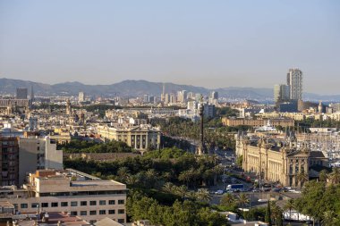 Montjuic tepesinden Barcelona 'nın panoramik manzarası