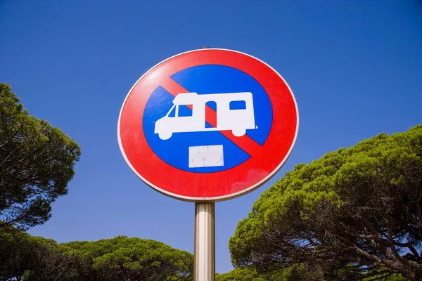 Road Sign Prohibiting Camping Parking Motorhomes — Zdjęcie stockowe