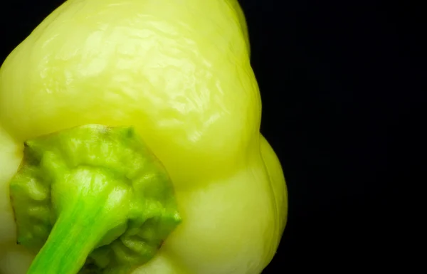 Gele peper geïsoleerd — Stockfoto
