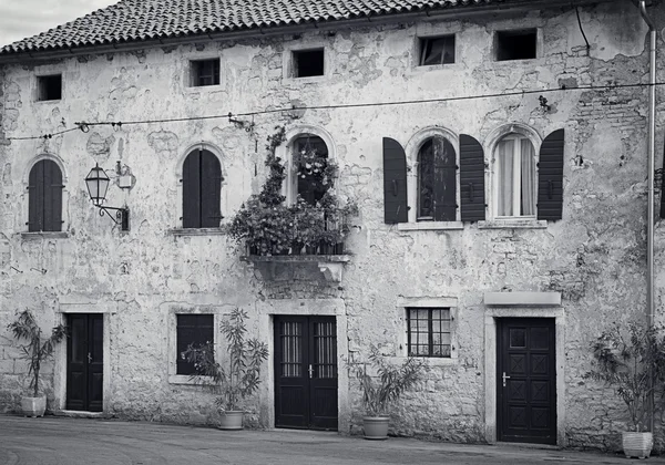 Vieille rue méditerranéenne — Photo