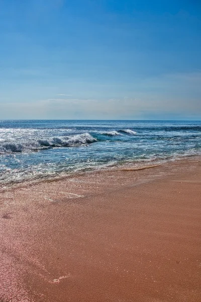 Krásné, surfování písčité pláže — Stock fotografie