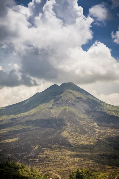 Vecchio paesaggio vulcanico indonesiano — Foto Stock