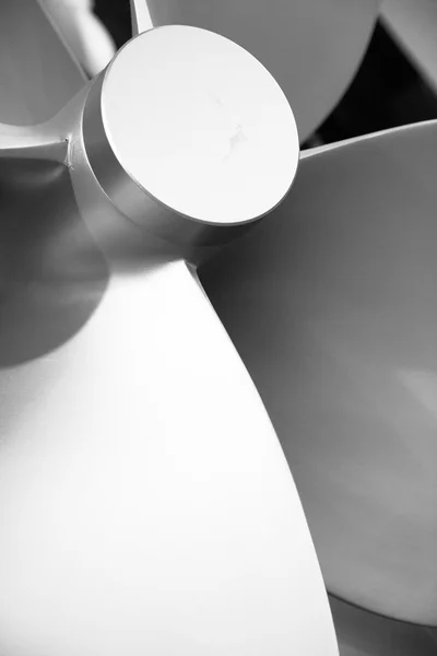 Bateau hélice détail gros plan beau fond technologique ou texture abstraite — Photo