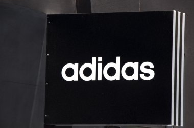 Adidas mağazası kayıt