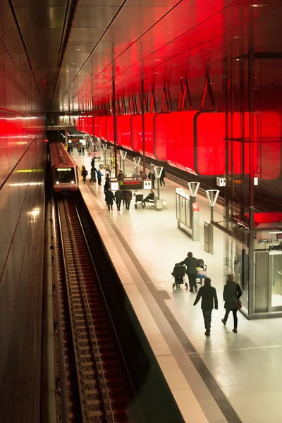 Nieuwe hafencity station in hamburg — Stockfoto