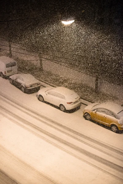 Cars parked in snow — Stock Photo, Image