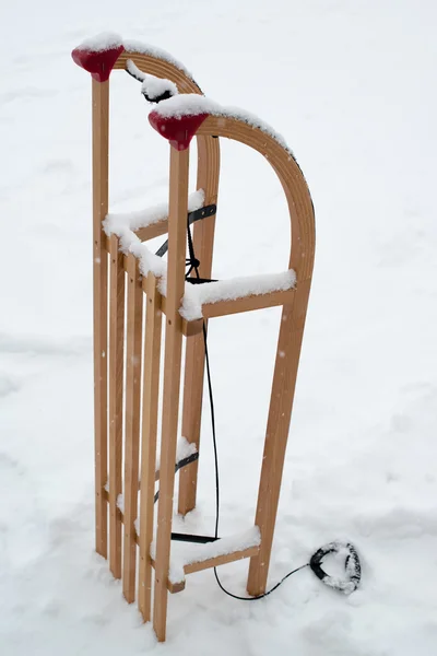 对一个孩子来说木制雪橇 — 图库照片