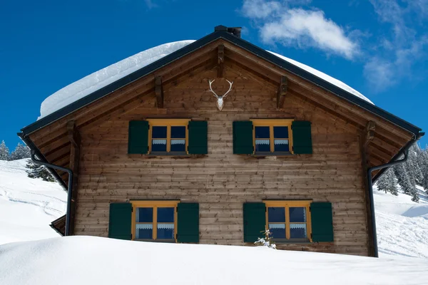 Beautiful skiing hut — Stock Photo, Image