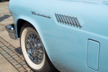 Ford thunderbird klasik araba detay
