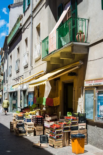 Italian greengrocer in small village — Stock Photo, Image
