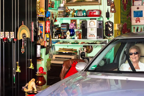 Nicely decorated garage — Stock Photo, Image