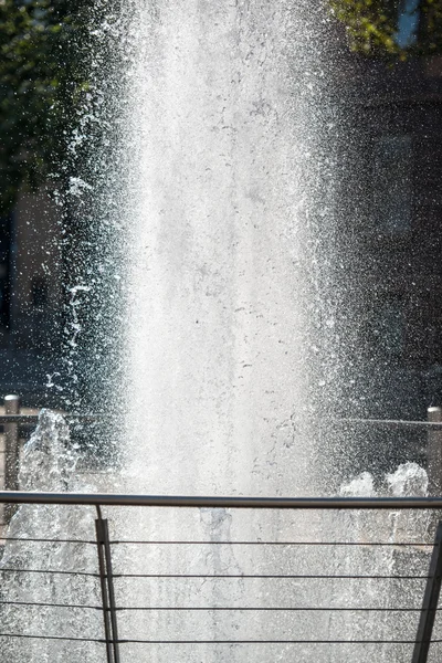Fountain in summer — Stock Photo, Image