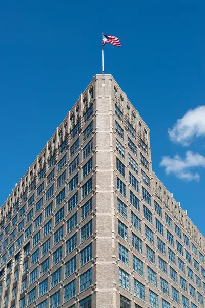 Amerikanisches Gebäude und Flagge — Stockfoto