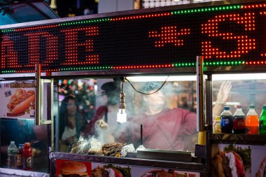 new York'ta sosisli sandviç standı