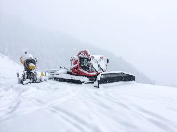 Attrezzature per lo snow grooming — Foto Stock