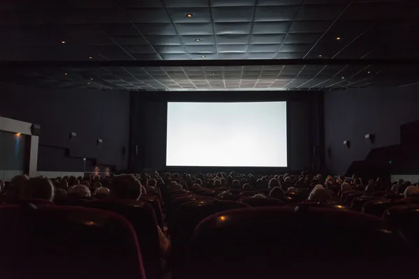 Üres mozi képernyő, a közönség Stock Fotó