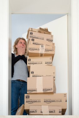 kadın tarafından Amazon.com teslim şok
