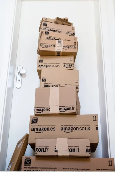 Amazon.com delivery — Stock Photo, Image