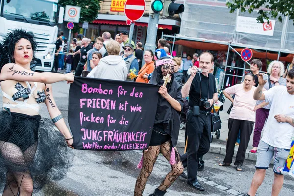 Pernyataan politik pada Christopher Street Day 2014 di Stuttgart, Jerman — Stok Foto