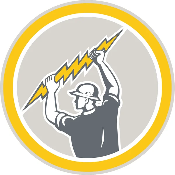 Elektricien houden lightning bolt kant retro — Stockvector