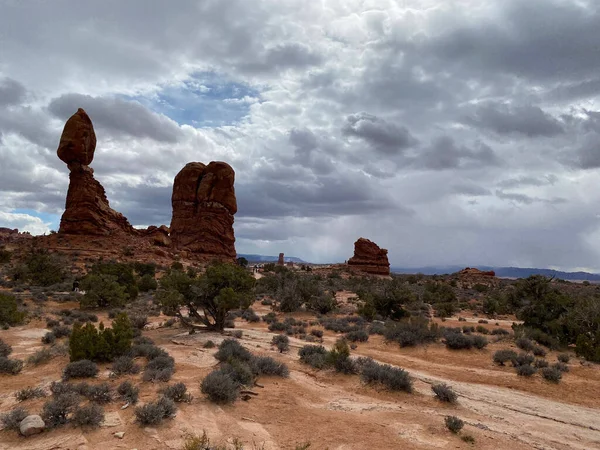 Photo Balanced Rock Trail Arches Entrance Road Arches National Park — Stockfoto