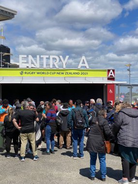 AUCKLAND-Oct.8: Rugby taraftarları 8 Ekim 2022 tarihinde Auckland, Aotearoa Yeni Zelanda 'daki Eden Park Stadyumu' nda düzenlenen 2021 Dünya Rugby Kadınlar Kupası 9..