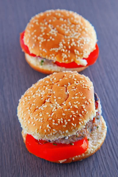 Hamburger ile sandviçler — Stok fotoğraf