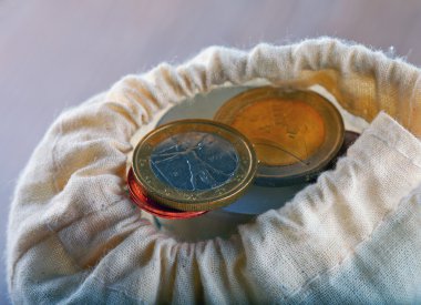 poz, kameraya bakarak esmer Bayan