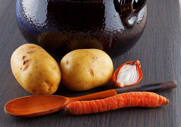 Vegetables and pot — Stock Photo, Image