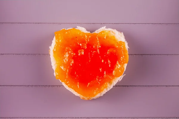 Heart toast with jam — Stock Photo, Image