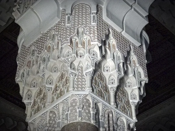 Interior decorative column El Hassan mowque — Stock Photo, Image
