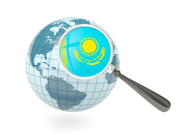 Bandeira ampliada do Cazaquistão com globo azul — Fotografia de Stock