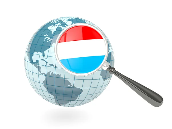 青い地球とルクセンブルクの拡大の旗 — ストック写真
